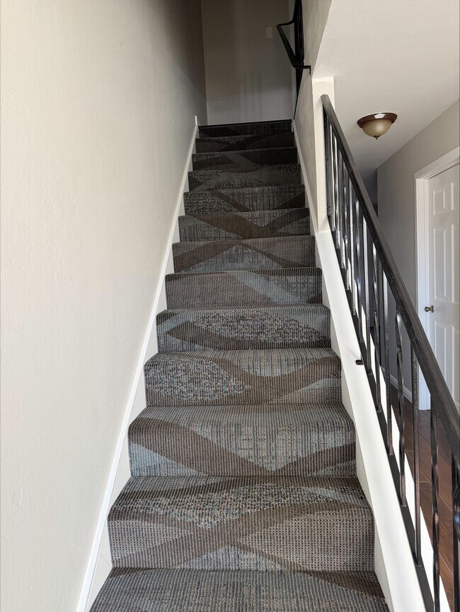 Photo - 1327B 9th W Ave