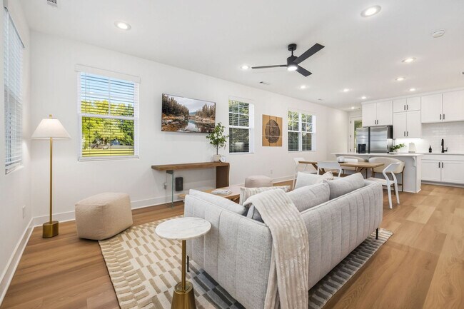 Building Photo - 1324 Van Buren Ave Unit ID1335208P