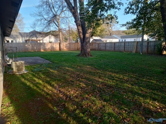 Photo - 1002 Lowell Dr SE