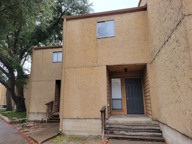 Bryan - 2 Bedroom 1 Bath Townhome!! - Bryan - 2 Bedroom 1 Bath Townhome!!