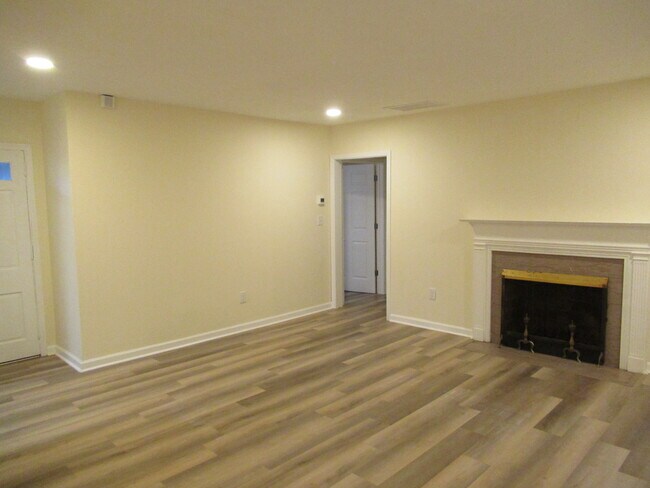 Photo - 2032 Rector Dr SW