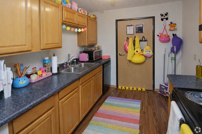 GLEN PLACE APARTMENTS