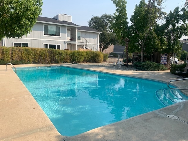 Community Pool - 911 Jamieson Ct Unit Apt. 3