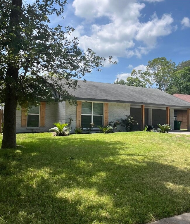 Building Photo - 1823 Shadow Bend Dr Rental