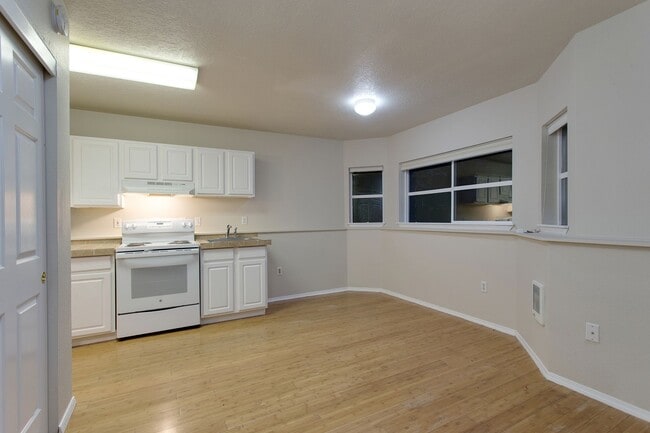 Building Photo - 3417SW Unit B