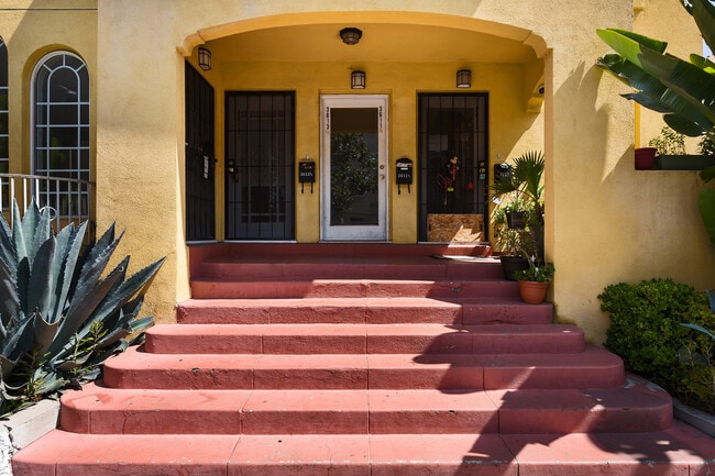 Building Photo - 3613 4th W St Unit 3613