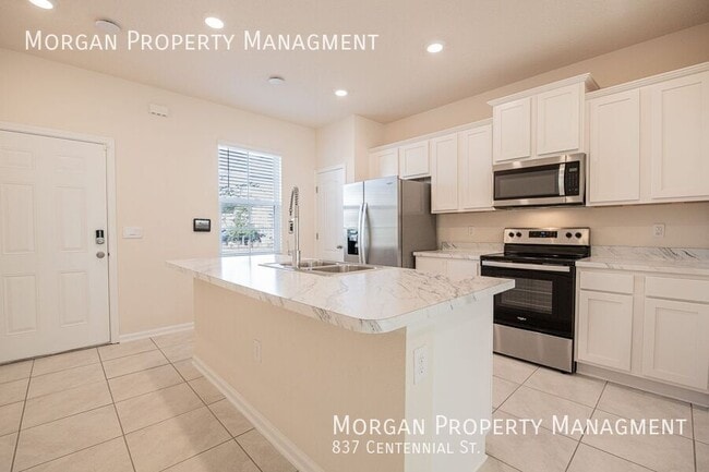 Photo - 837 Centennial St