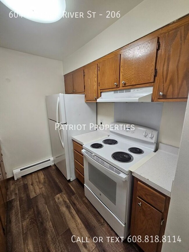 Building Photo - 604 N Black River St Unit 206 Rental