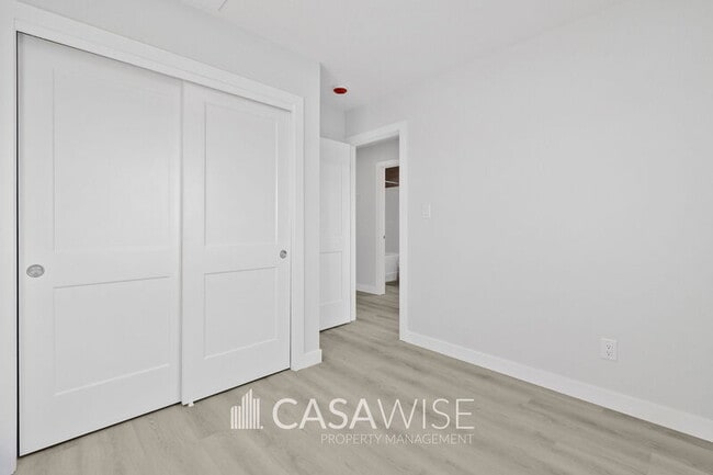 Photo - 10250-102157 157 St NW