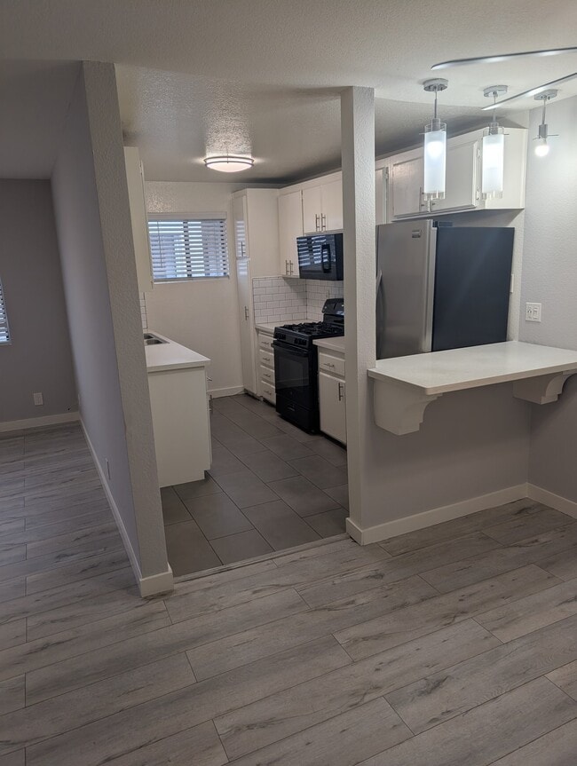 Photo - 7014 Lanewood Ave Unidad 16
