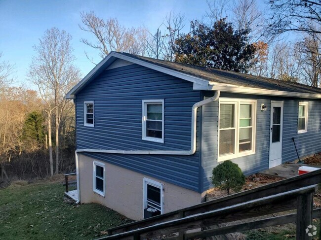 Building Photo - 60 Deer Crossing Ln Rental