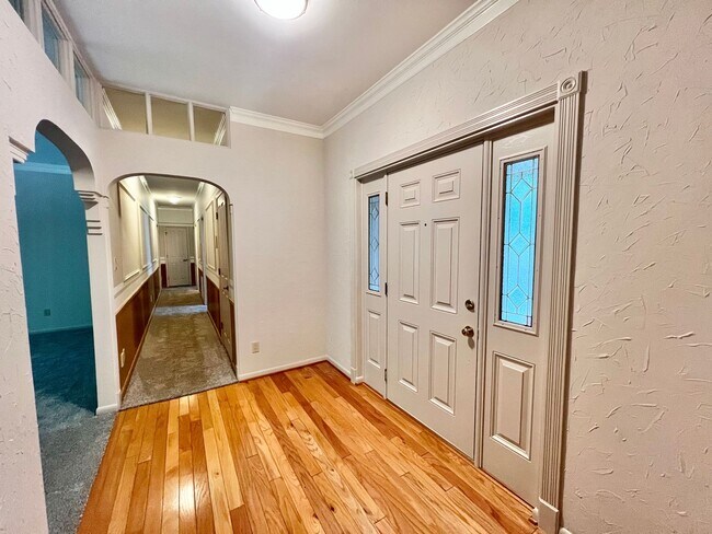 Photo - 3005 Hickory Tree Pl