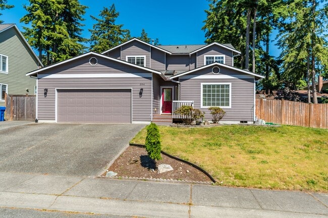 Building Photo - 594 SW Regency Dr