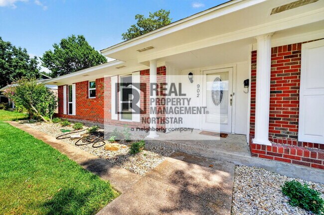 Photo - 902 Arrowhead Dr