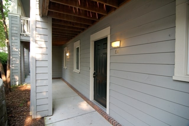 Photo - Mill Creek - Updated 2br 2ba garden-style ... Unit E4