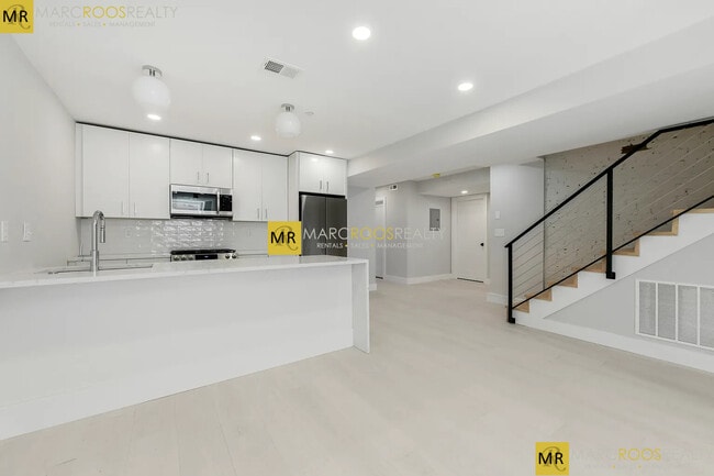 Building Photo - 228 Princeton St Unit 1 Rental