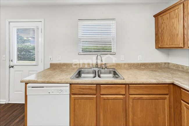 Photo - 1316 Roxbury Ct