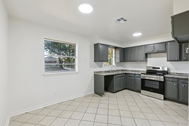 Photo - 1605 E Park Pl