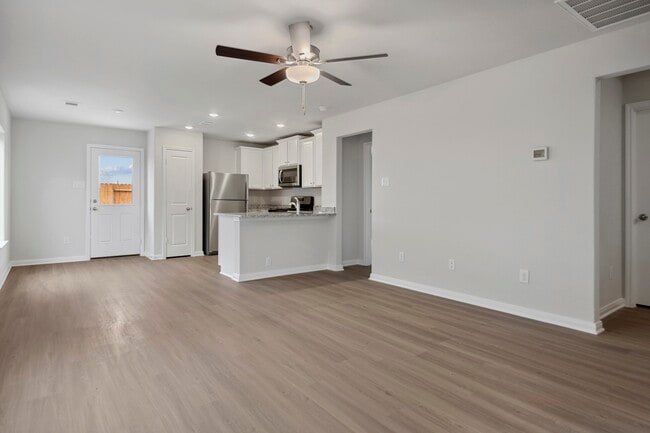 16474 Honeysuckle Hl Dr