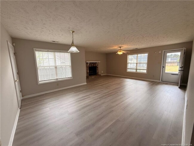 Photo - 105 Yasmine Dr