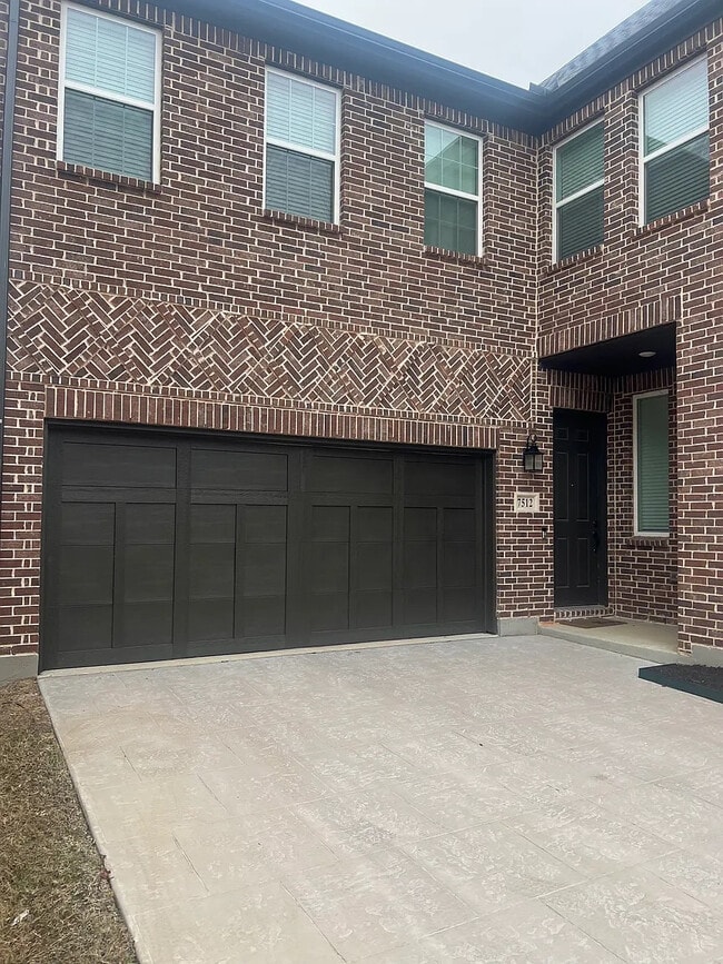 Photo - Room in House on Jones Dr