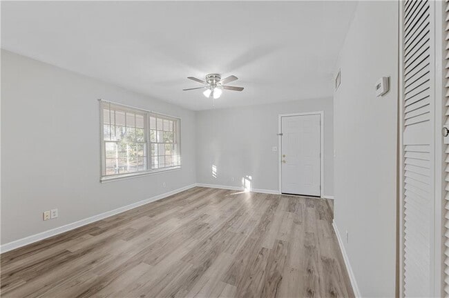 Photo - 2382 Peachwood Cir NE