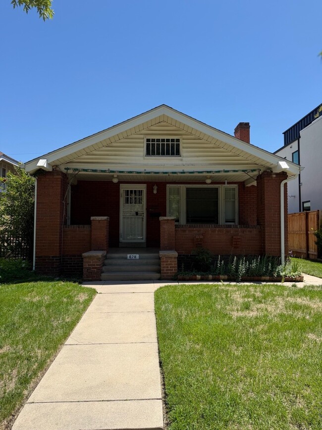 Building Photo - 678 S Race St
