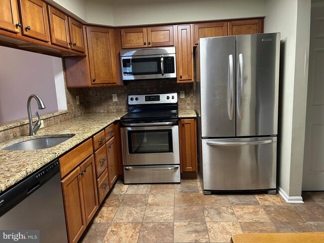 Building Photo - 88 Woolsey Ct