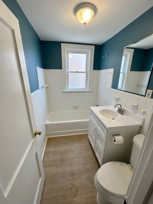 2061 Trowbridge St Unit 1