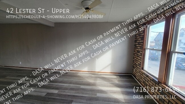 Photo - 42 Lester St Unit Upper