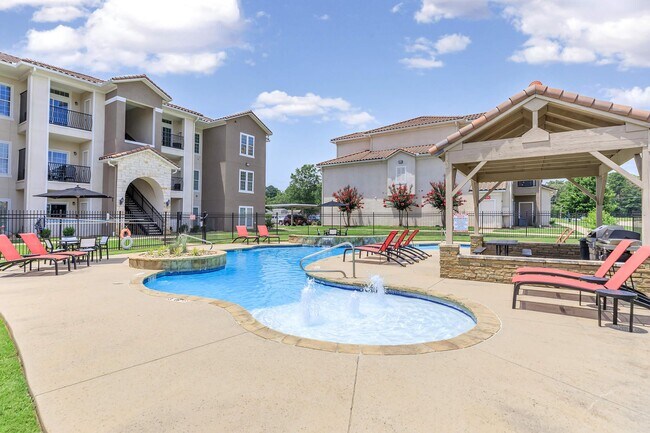Arista Apartments