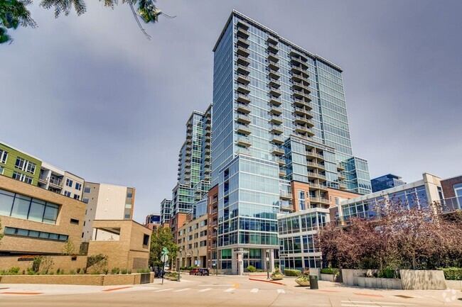 Building Photo - INCREDIBLE Riverfront Park Condo- 1BD/1BA ... Unit 923
