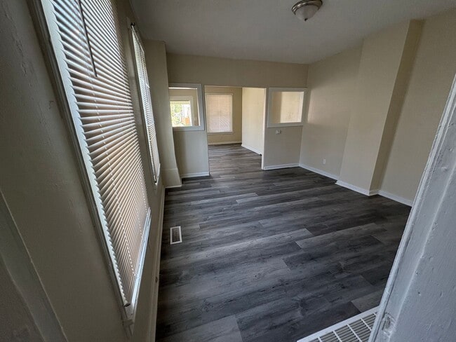 Photo - 99-101 North Central Avenue Unidad 101