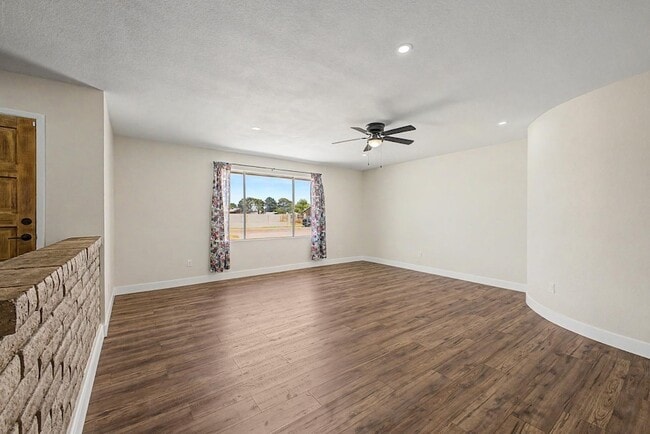 Photo - 5133 W McNeil St