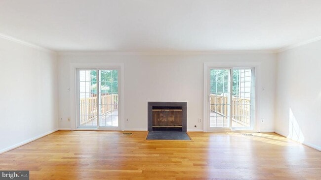 Photo - 5739 Oakshore Ct