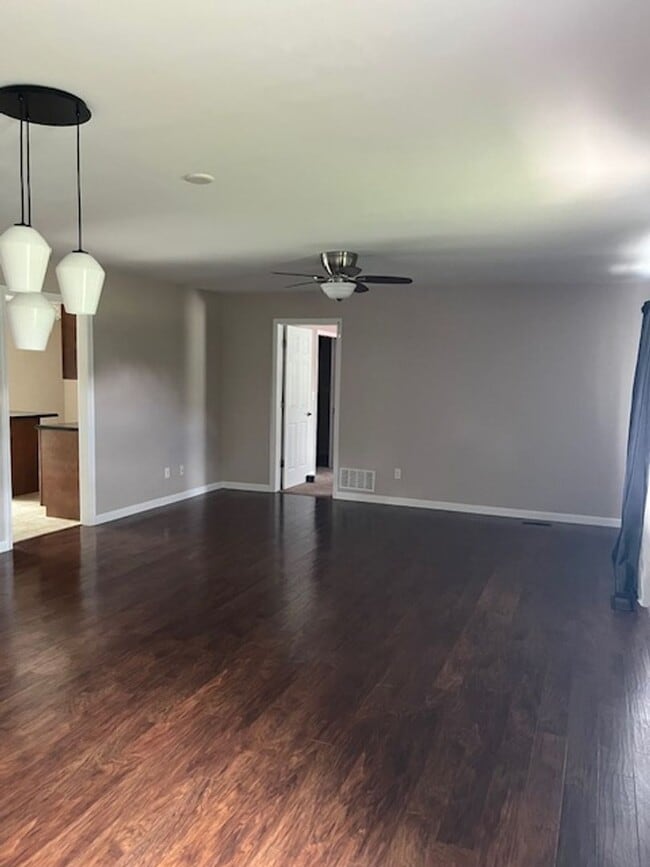 Photo - 3 bedroom, 2 bath home - Comfortable, Upda...