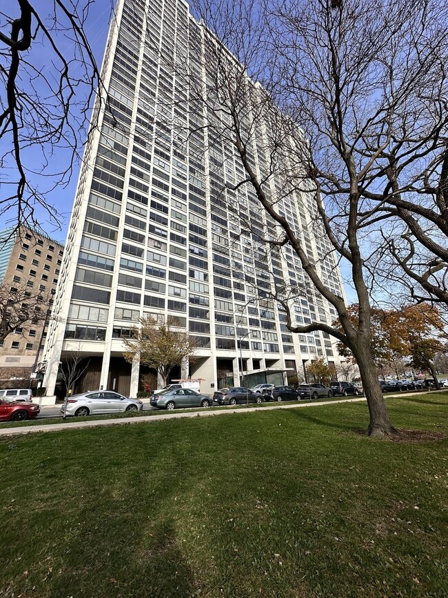 Photo - 2800 N Lake Shore Dr Condominio Unidad 2106