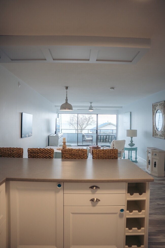 2734 Island Hwy W Unité 6