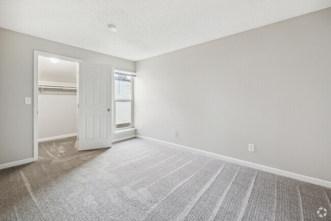 1BR, 1BA - 700SF - Bedroom