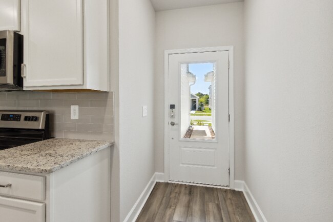 Photo - 95337 Katherine St Townhome