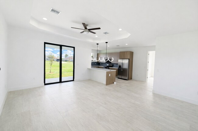 Photo - 211 NW 25th Ave