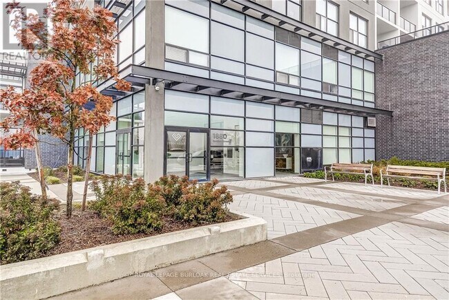 Photo - 1880 Gordon St Unité 101