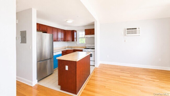 Photo - 113 Lighthouse Ct