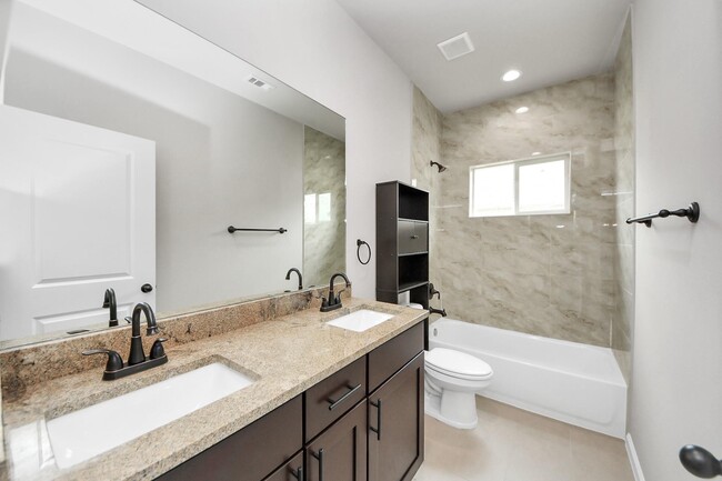 Photo - 314 Carlos Leal Dr