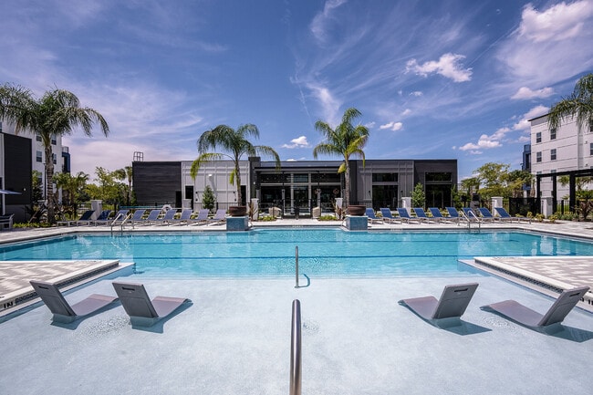 Photo - Vue at the Ridge