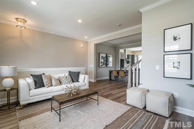310 Clementine Dr