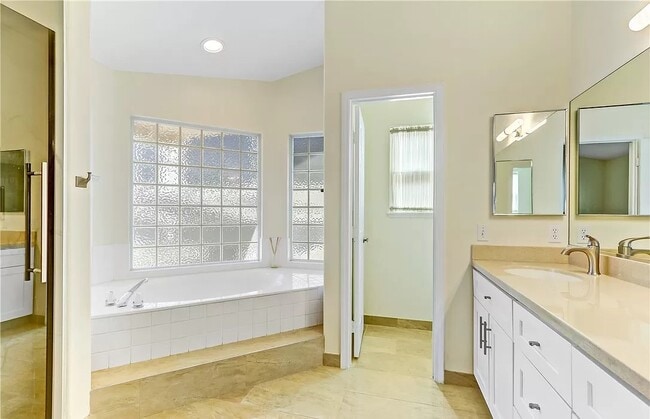 Photo - 8217 Gillette St