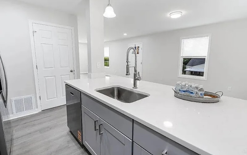 Photo - 2245 Carter St