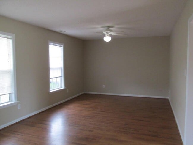 Photo - 1002 Birch Ct