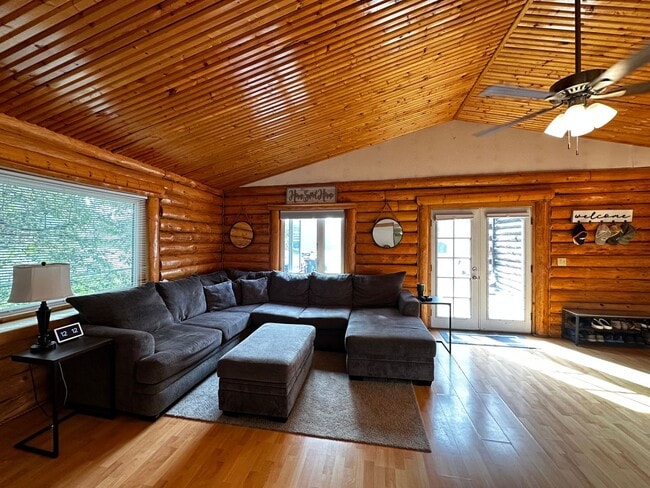 Photo - 3 Bed/2 Bath/2 Car Garage/Dogs Allowed